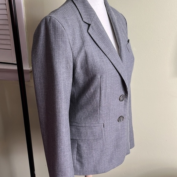 United colors of Benetton gray 2 button front pockets pinstripe blazer - Picture 5 of 17